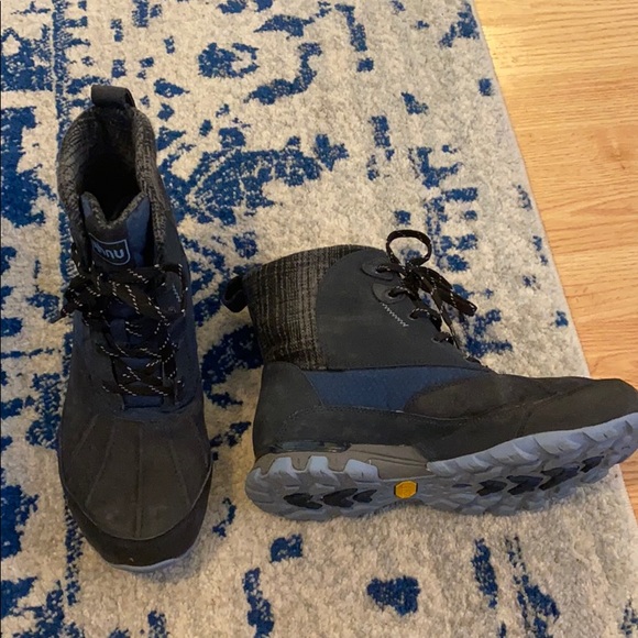 Ahnu Shoes - Winter Hiking boots